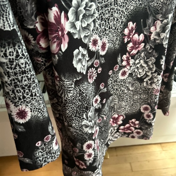 Floral Open-Front Cardigan - Black and Pink - Picture 8 of 16